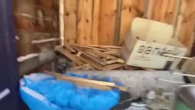 Благоустроенная квартира в доме на земле+гараж+баня=2500 т.р. смотреть онлайн