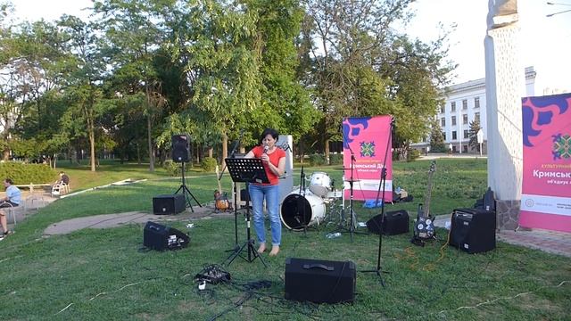 В центре Краматорска читали стихи и пели песни на крымскотатарском языке Ч.1 смотреть онлайн