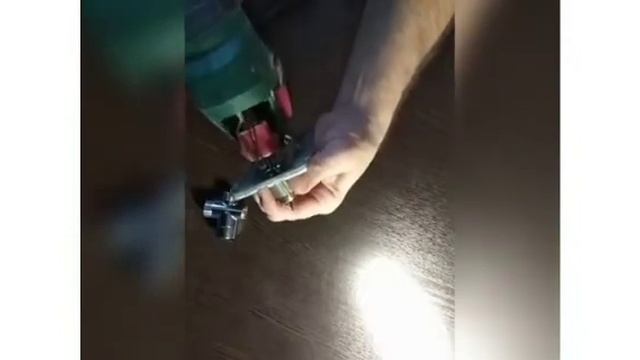 Самый простой способ выкрутить сломанную резьбу! смотреть онлайн