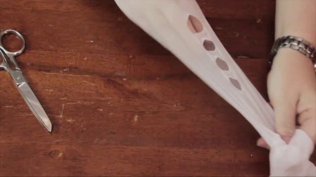 How to Cut Pantyhose : DIY Craft Projects смотреть онлайн