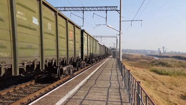 ВЛ80с-2675 с грузовым поездом смотреть онлайн