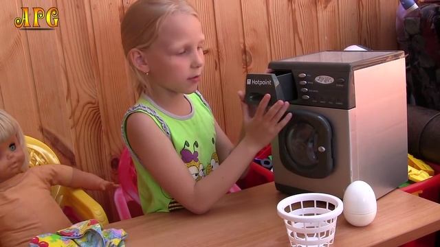 Стираем платье куклы Вероники в машинке Hotpoint! смотреть онлайн