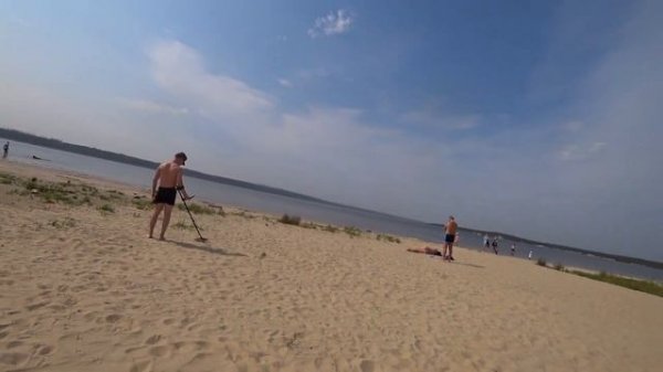 Я НЕ ПОВЕРИЛ ГЛАЗАМ, НО СЫН НАШЁЛ ЭТО НА ПЛЯЖЕ! Коп с металлоискателем Gold Hunter Frogman B75