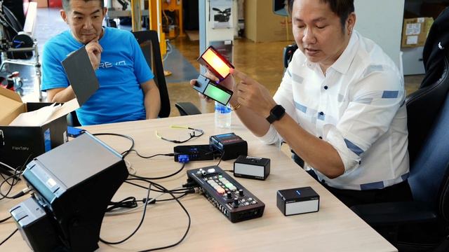 CEREVO Flex Tally 4 Lamp for ROLAND V-1HD , V-1SDI смотреть онлайн