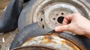 Как снять покрышку с диска с помощью ножа и болгарки.