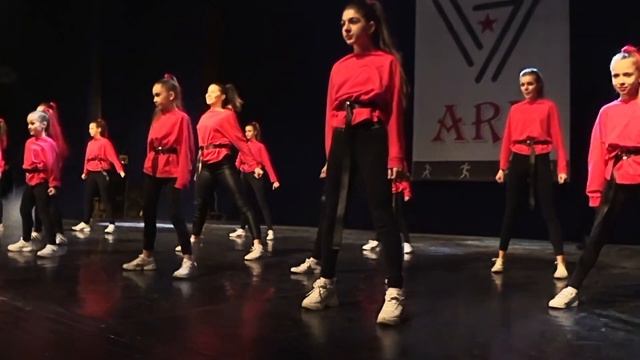 "Краски танца" (студия микс-дэнса и джаз-фанка, группа 9+, педагог - Екатерина Егорова) смотреть онлайн
