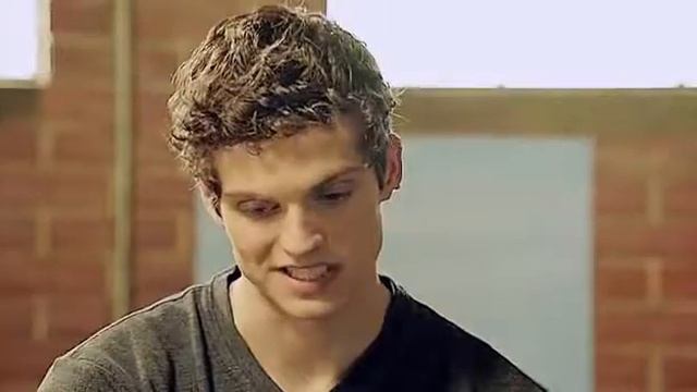 старший брат ВОЛЧОНОК смотреть онлайн