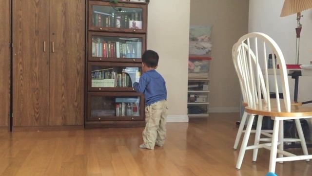 Toddler boy's got poopy смотреть онлайн