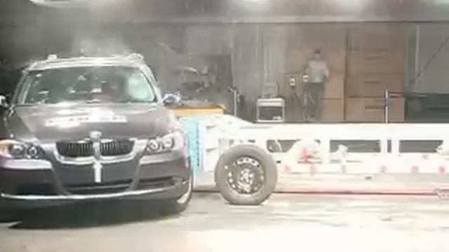 Crash Test Brilliance-BMW 320i C-NCAP 56kph(35mph) Made In China　中国製ドイツ車　中国製独車　クラッシュテスト　衝突実験