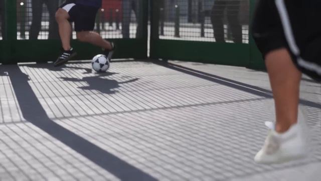 FIFA 20 - E3 2019 Reveal Trailer ft. VOLTA Football | PS4 смотреть онлайн