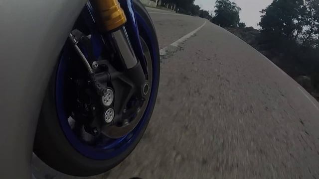 Yamaha R1 2016: Prueba a fondo [Full HD] смотреть онлайн