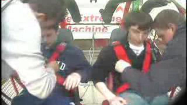 Адские аттракционы и реакция людей смотреть онлайн