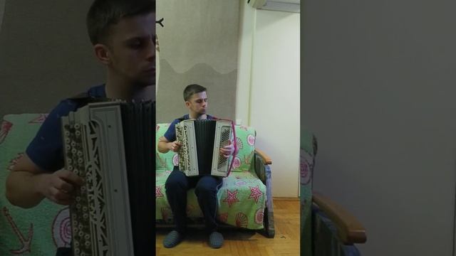 Знову цвітуть каштани. Знаменитий київський вальс на баяне смотреть онлайн