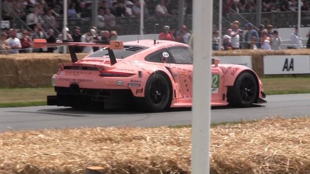 2018 Porsche 911 RSR 'Pink Pig' screams up the Goodwood Hillclimb - Loud Flat 6 Sound смотреть онлайн
