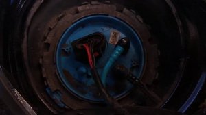 как слить бензин с любой современной иномарки? (на примере Skoda Octavia)