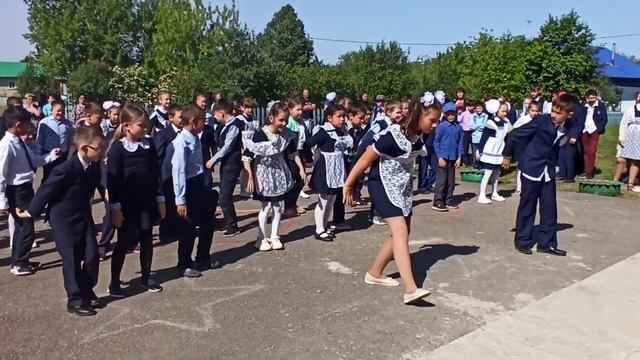 Танец "Я, ты, он, она, вместе дружная семья! " смотреть онлайн