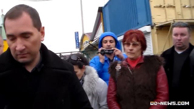 Милиционер 7-го км. препятствует работе журналиста смотреть онлайн