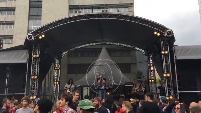 Пионерлагерь Пыльная Радуга - Бхзрд (Live @ Motherland Summer 2019) смотреть онлайн