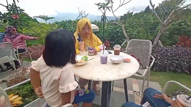 ngadem di cafe monstera batu смотреть онлайн