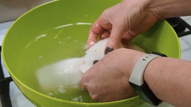 Как Чистить и Варить Кальмаров — Самый Быстрый и Эффективный Способ (How to Cook and Clean Squid) смотреть онлайн