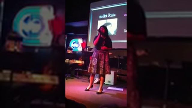 Beautiful beautiful cover by Erika Ruiz @ Cafe Desha смотреть онлайн