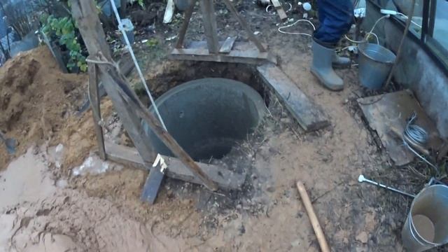 колодец на плывуне 6 колец 1 кольцо замыто 1 .5 воды смотреть онлайн