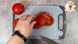Помидоры с сыром и чесноком – простенько и со вкусом, закуска, которую любят все