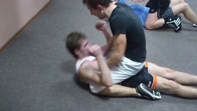 Качаем пресс  We Swing A Press