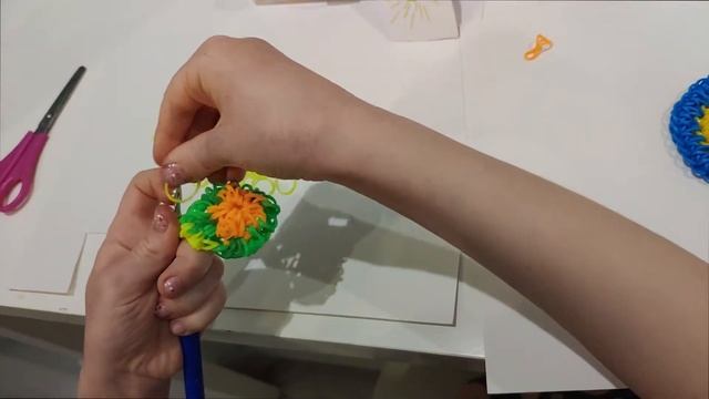 Как сплести коврик из резинок на крючке. А также другие мои поделки смотреть онлайн