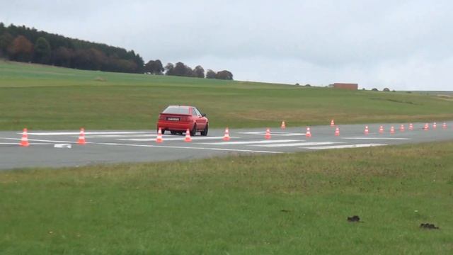 Audi S2 Coupe vs. VW Golf I @ EFR Brilon 2013 смотреть онлайн