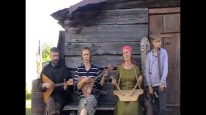 Сидели два медведя на ветке зелянОй