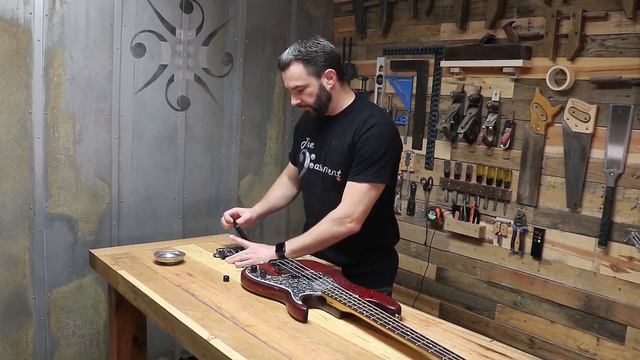 1973 Fender Precision Bass Rescue Episode 1 смотреть онлайн