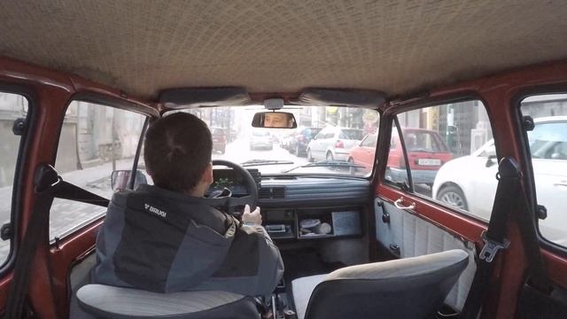 Driving my Polski Fiat 126p / Maluch in Debar Maalo, Skopje смотреть онлайн