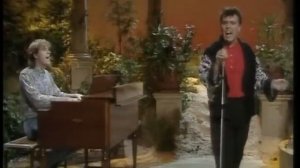 Tears For Fears - Everybody Wants To Rule The World (Kenny Everett Show '85)