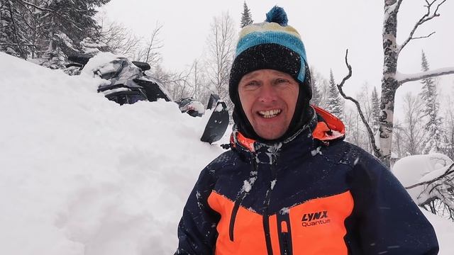 Застрял снегоход? Вот как его откапать... S#3/EP#95 смотреть онлайн