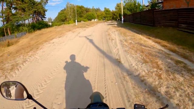 Покатушка на Geon продолжается. Едва успеваем за Honda cr125r смотреть онлайн