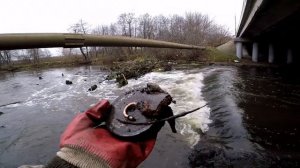 Кидаем два МАГНИТА, находки из ПРУДА на поисковый магнит!