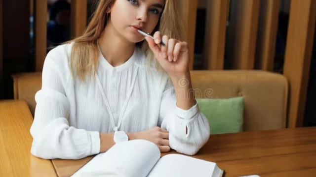 У соседа справа дом богаче смотреть онлайн