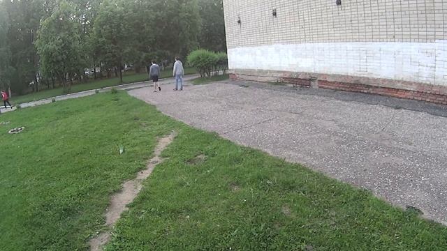 пинаем мяч в стену смотреть онлайн