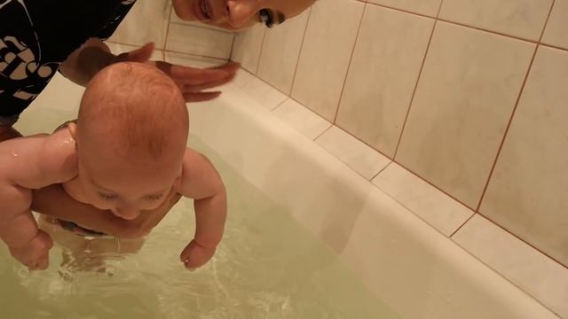 Мой опыт: Как купать младенца? смотреть онлайн