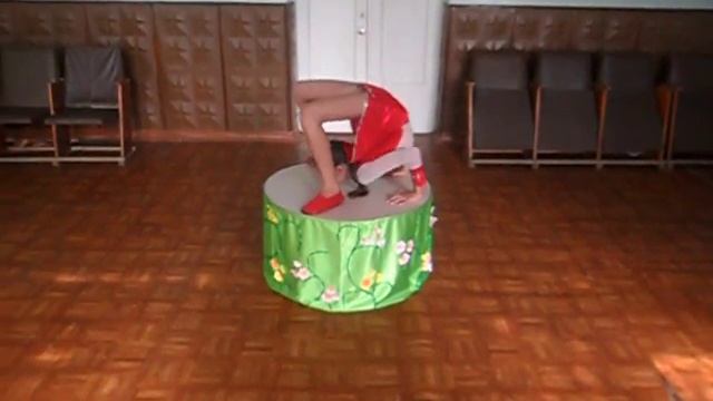Цабека Таисия, цирковой номер "Дюймовочка".AVI смотреть онлайн