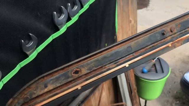 не открывается люк на Mercedes/ решение проблемы