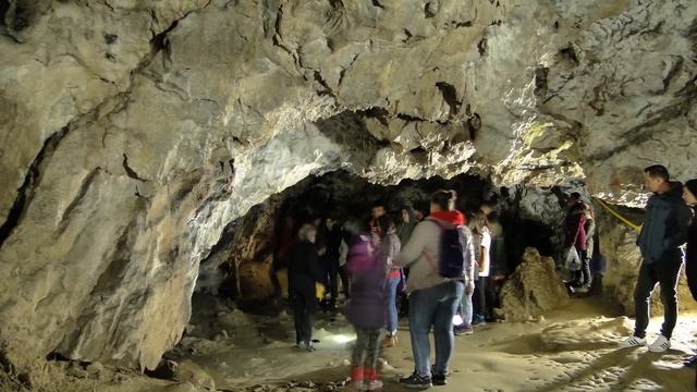 Peștera Polovragi - România. Peștera lui Zamolxe смотреть онлайн