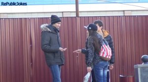 Розыгрыш: Теребонькай Фасолинку/ Flicking the bean prank (Реакция 26)