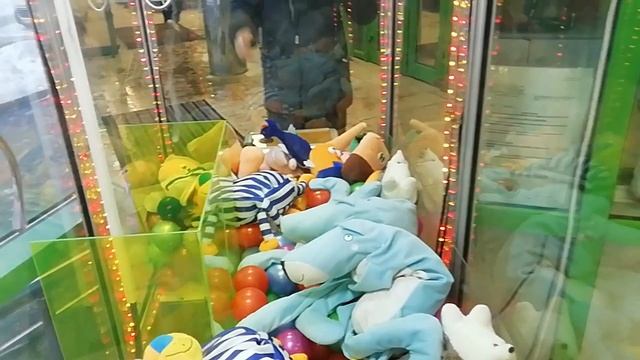 Самый ужасный автомат-хватайка смотреть онлайн