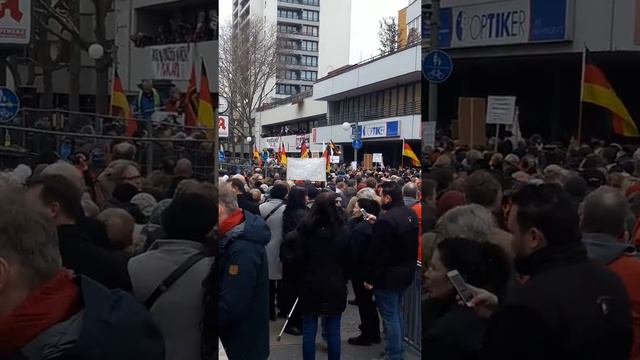 17.02.2018 Frauendemo in Berlin... смотреть онлайн