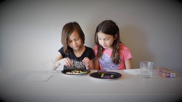 Marley and Nico play Jelly Belly's Bean Boozled challenge! смотреть онлайн