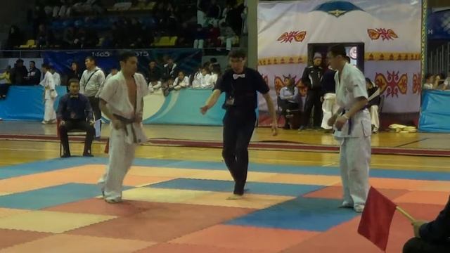 муж   60 кг  Габбасов Аслан Садырбеков Акылбек 2 видео Кубок Казахстана по Киокушинкайкан 2015г Кар