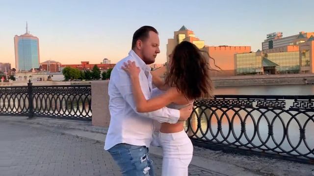 Archie & Alena Bachata Dance смотреть онлайн