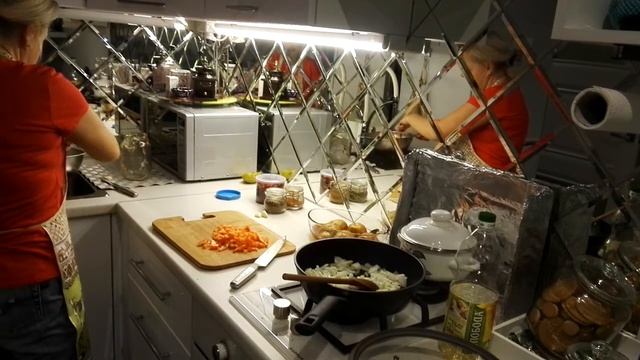 НА УЖИН ТУШЕНАЯ КАПУСТА . ГРУШИ НА ДЕСЕРТ)) смотреть онлайн